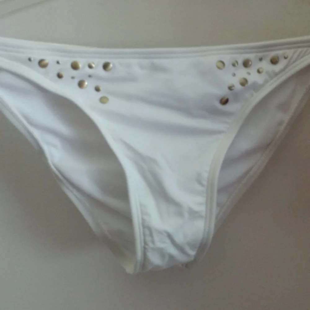 #19 VOLCOM SIGNATURE Grometed Bandeau Top & String Bottom bikini NWT - Picture 6 of 8